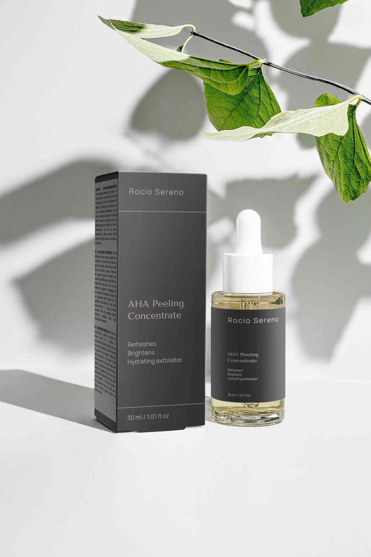 Vegan AHA Peeling Concentrate with 10% Lactic Acid and 1% Hyaluronic Acid – gentle exfoliating and hydrating serum by Rocio Sereno.
