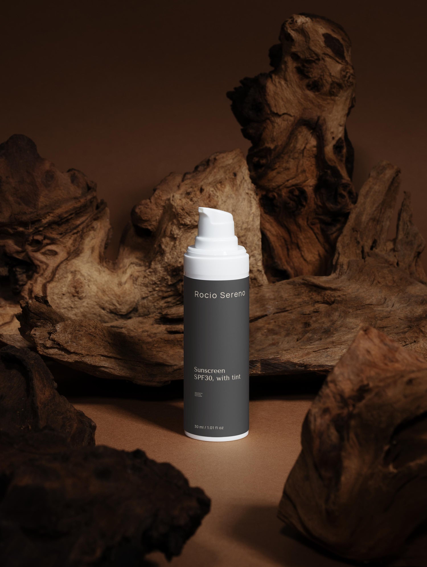 Vegan mineral tinted sunscreen SPF30 with Hyaluronic Acid and Sea Buckthorn – high protection and natural finish by Rocio Sereno.