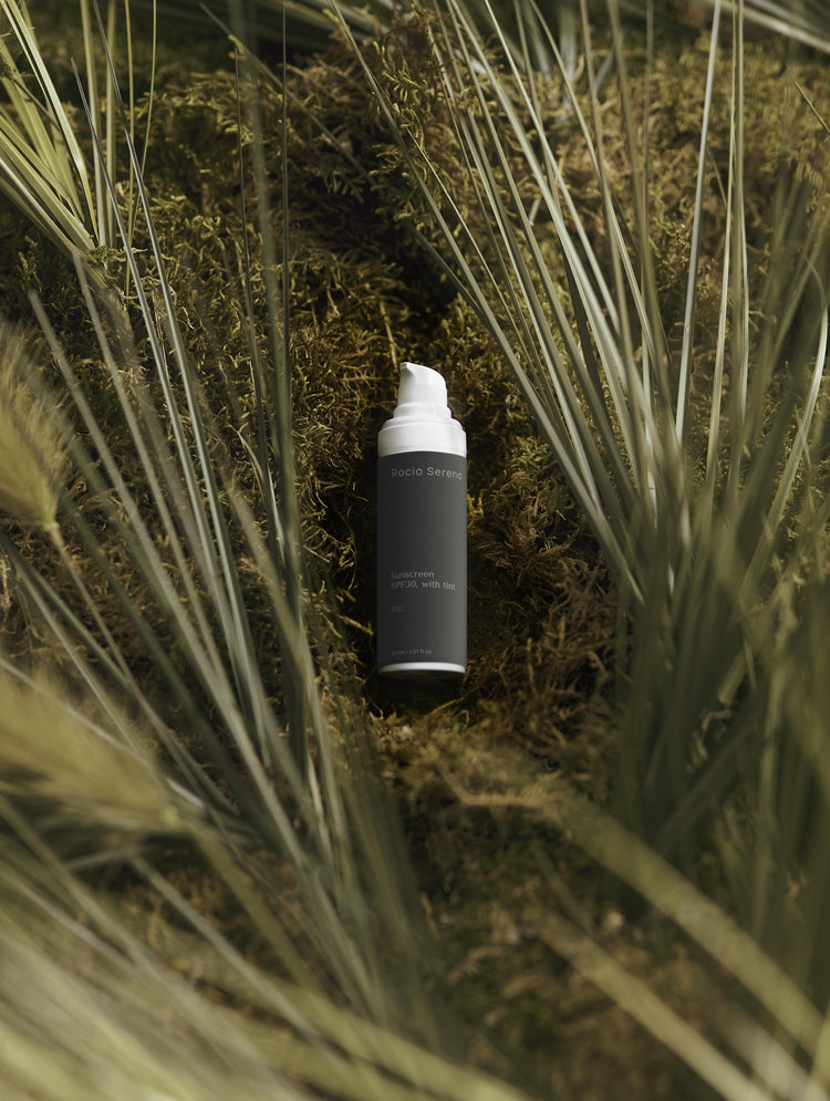 Vegan tinted sunscreen SPF30 for face – UVA/UVB protection with tint