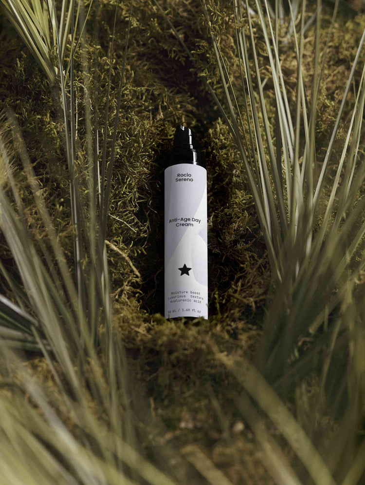 Anti-Age Day Cream with marine active, hyaluronic acid, and luxurious moisturising texture